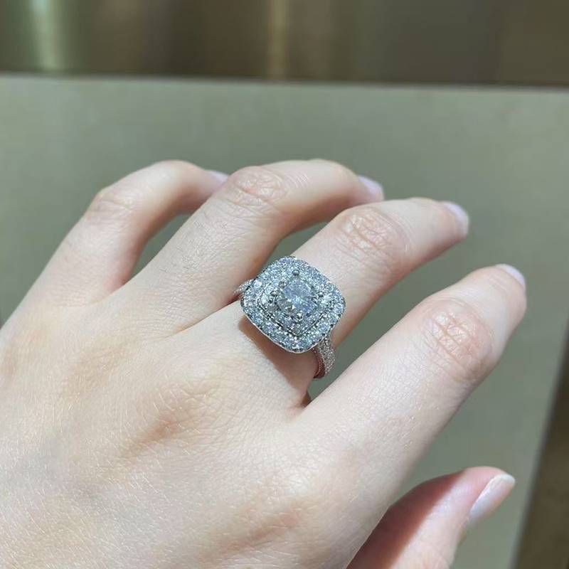 豪华满钻Women's RingS925银镀白金定制选款主石Moissanite1.0ct/副石高碳钻